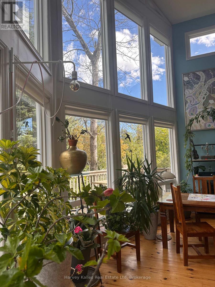 61 Constance Boulevard North — photo 16