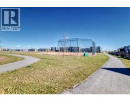 122 belmont Crescent SW - photo 3