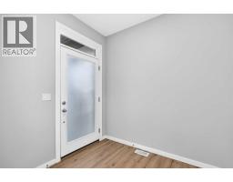 122 belmont Crescent SW - photo 5