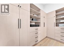 3743 36 Avenue SW - photo 19