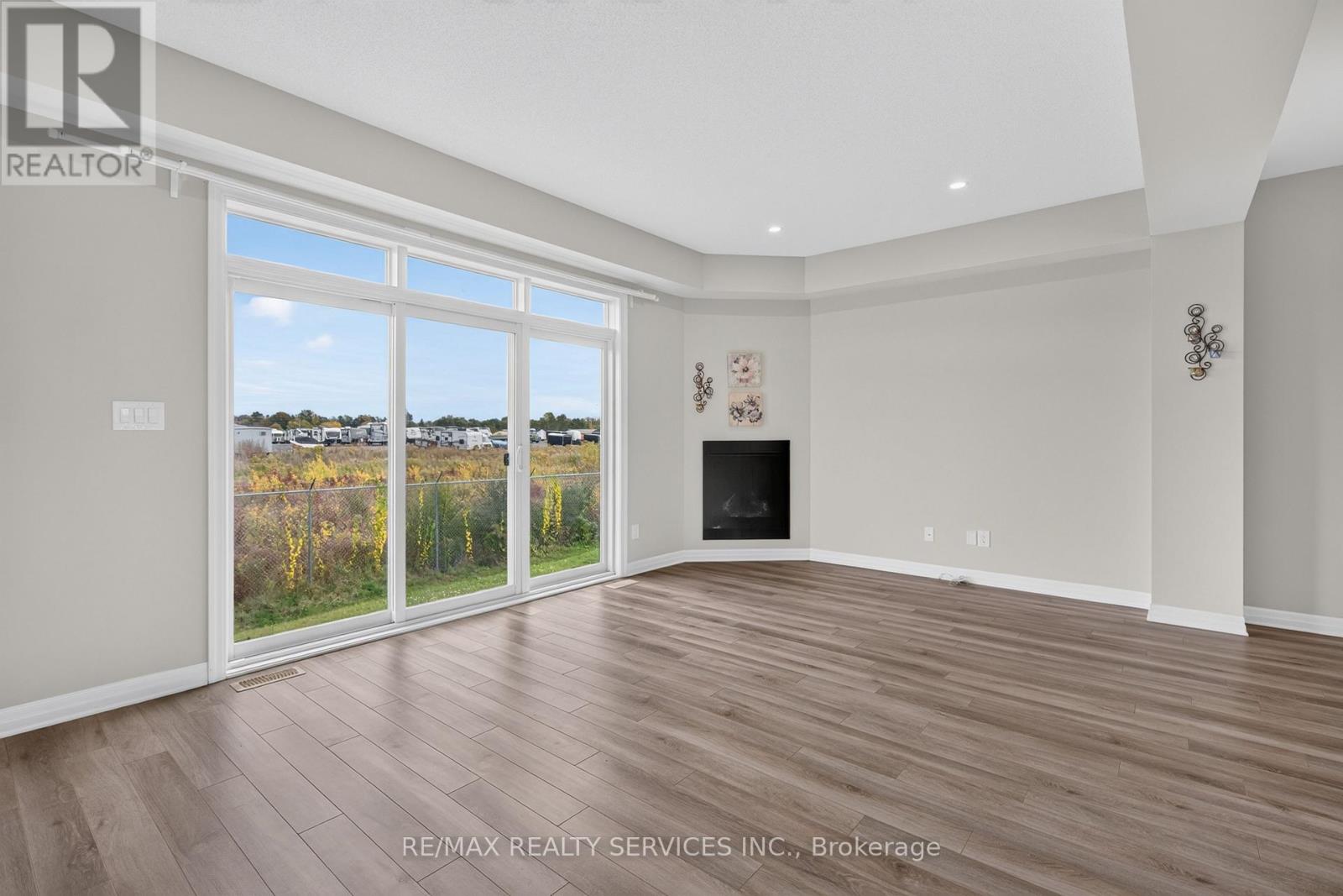 322 Holden Street — photo 20