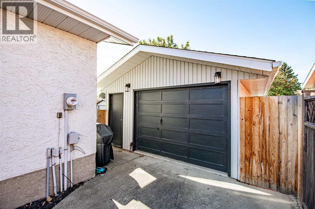 Listing photo – 112 Carroll Crescent, Red Deer