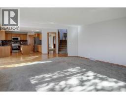 4pc Bathroom - 212 Riverview Close Se, Calgary, AB T2C4G7 Photo 9