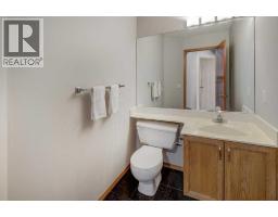 4pc Bathroom - 212 Riverview Close Se, Calgary, AB T2C4G7 Photo 14