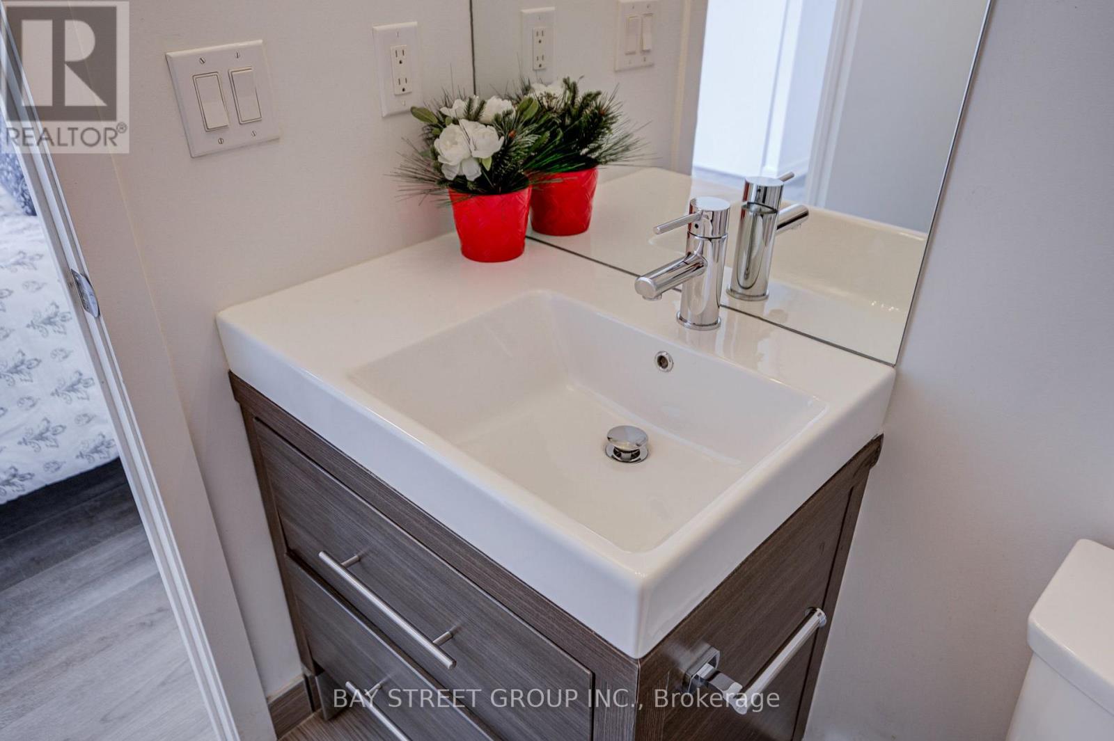 212- 66 Forest Manor Road, Toronto, ON photo 23