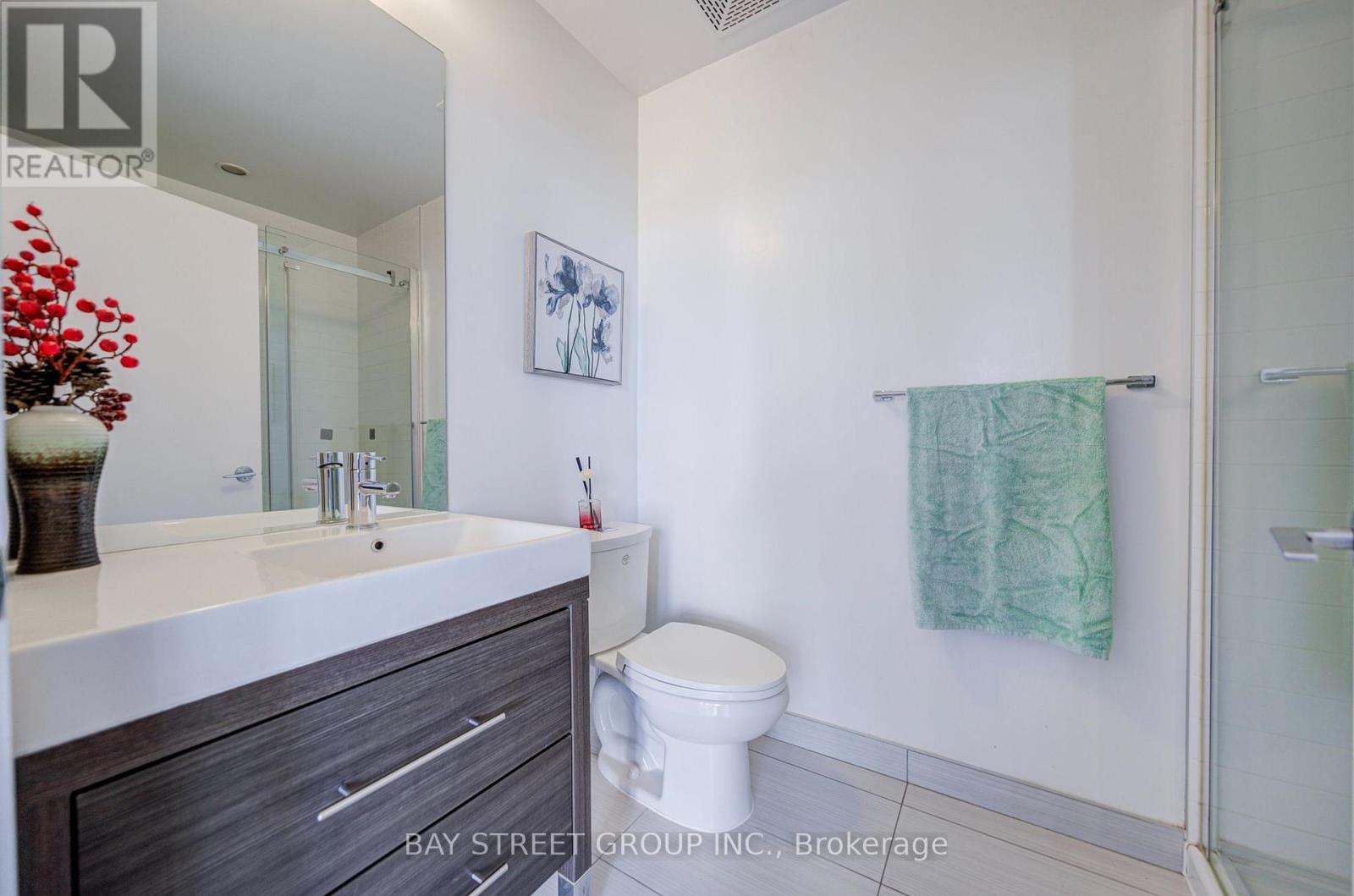 #212 66 FOREST MANOR ROAD - 30