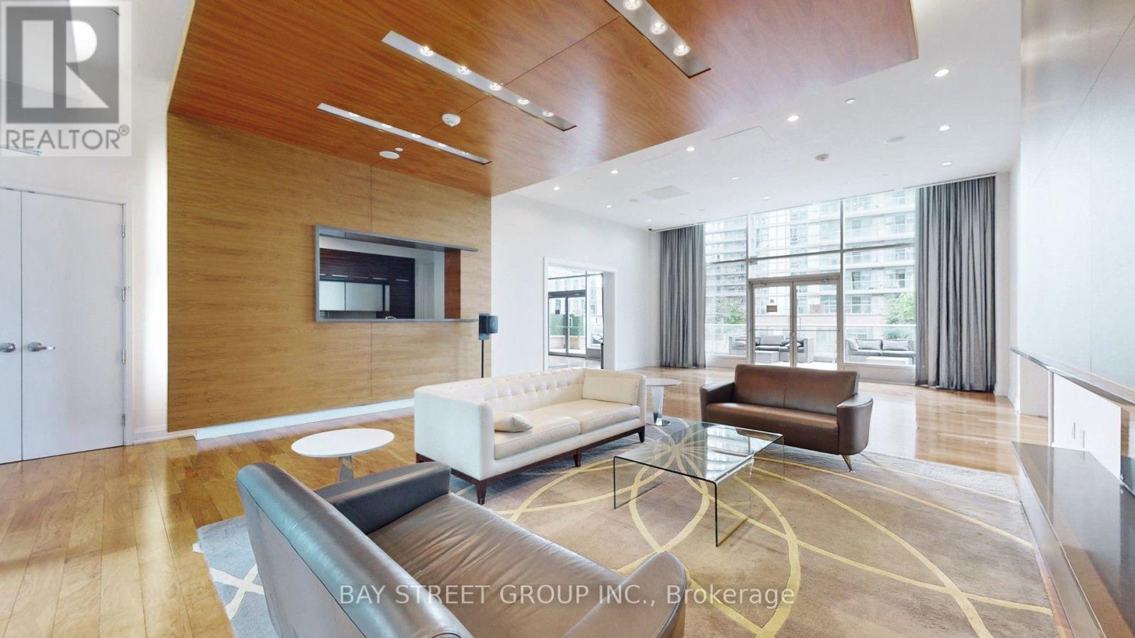 #212 66 FOREST MANOR ROAD - 38