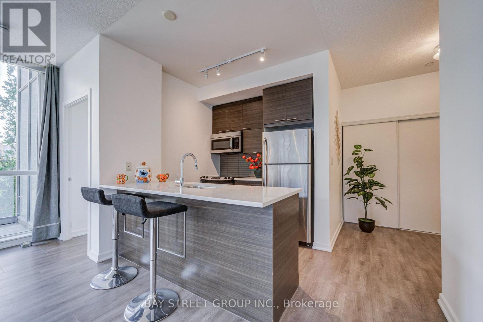 212 - 66 FOREST MANOR ROAD, Toronto (Henry Farm) — photo 9