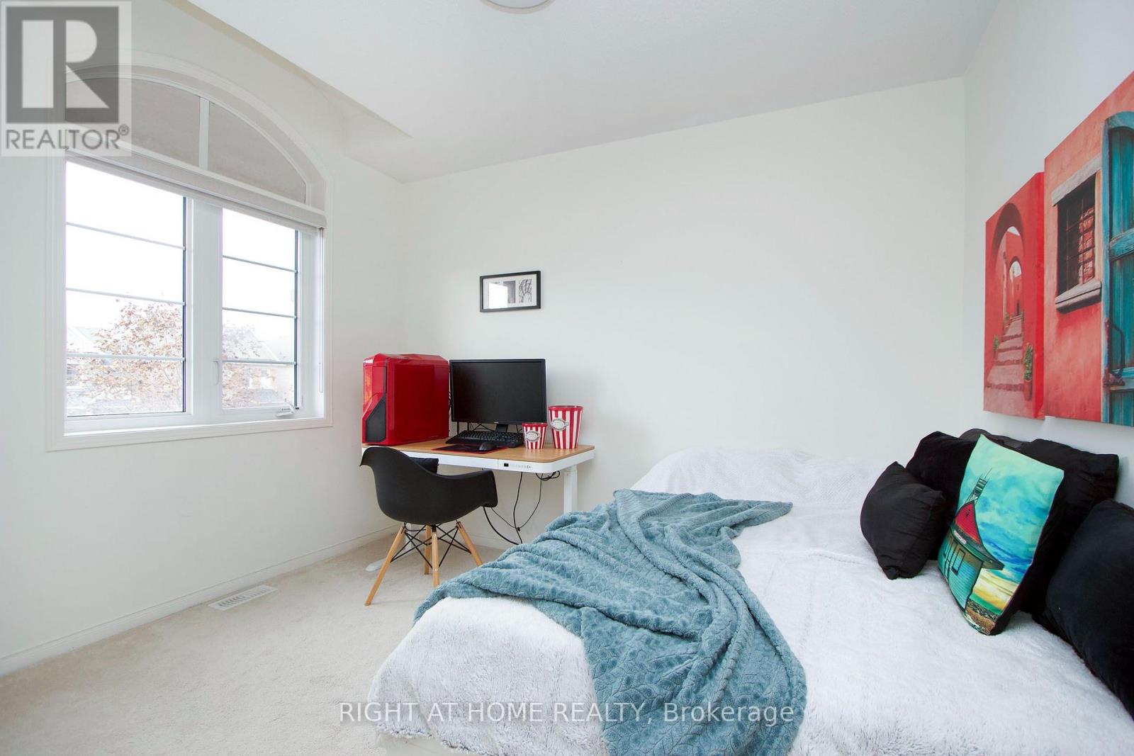 203 Lady Angela Avenue, Oshawa, ON photo 30