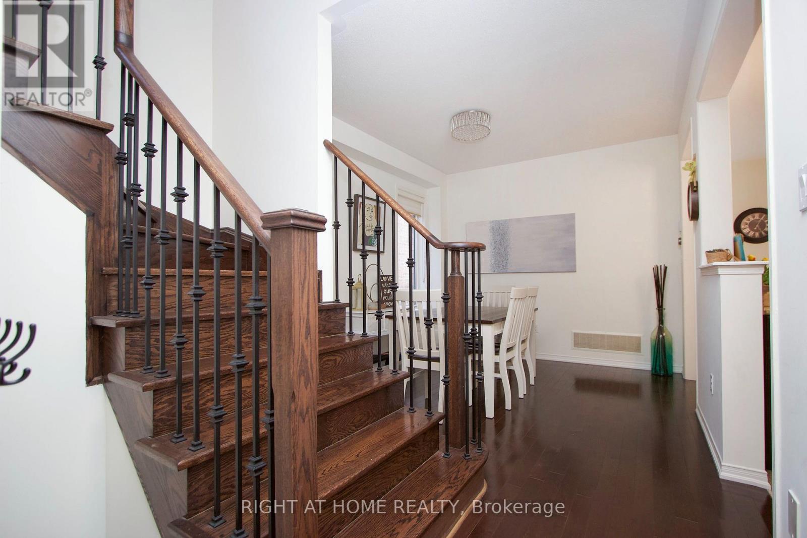 203 LADY ANGELA AVENUE, Oshawa (Windfields) — photo 7