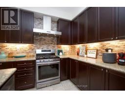 203 Lady Angela Avenue, Oshawa, ON L1L0K3 Photo 10