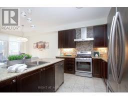 203 Lady Angela Avenue, Oshawa, ON L1L0K3 Photo 11