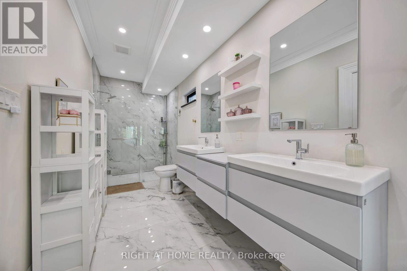 1017 LORNE PARK ROAD - 22