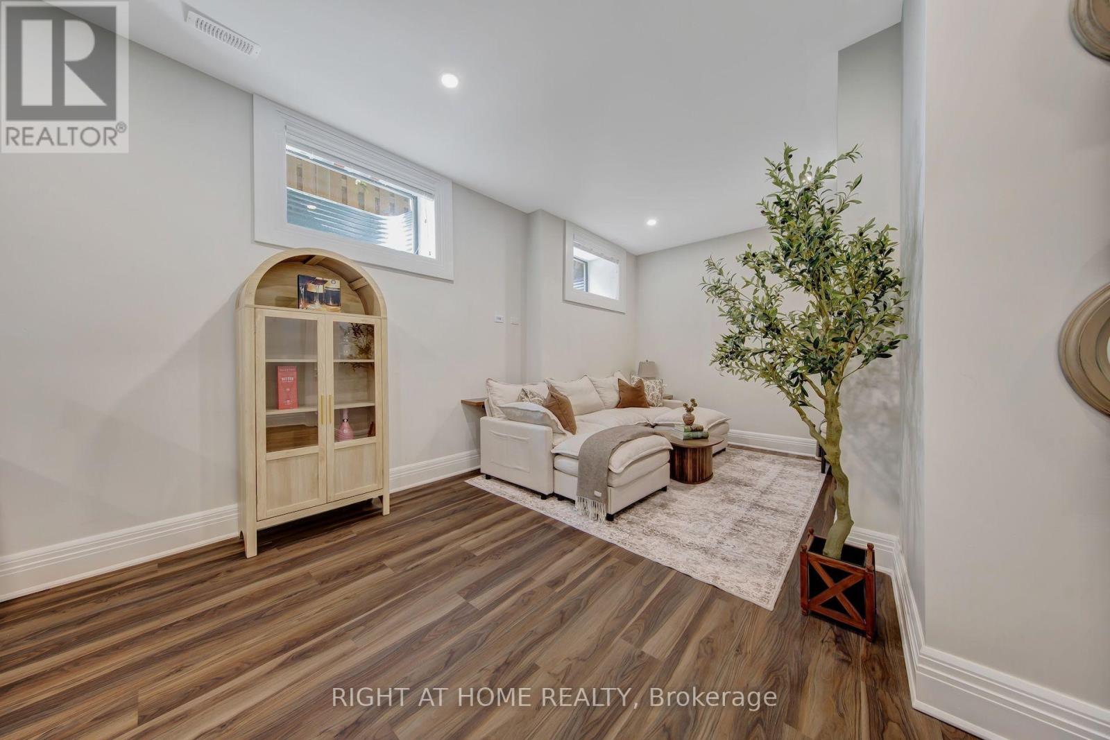 1017 Lorne Park Road, Mississauga, ON photo 42