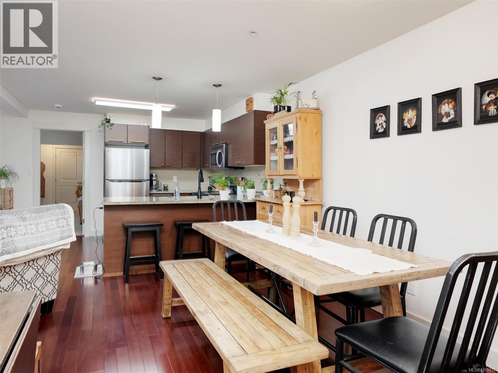 #210 1315 Esquimalt Rd - 9