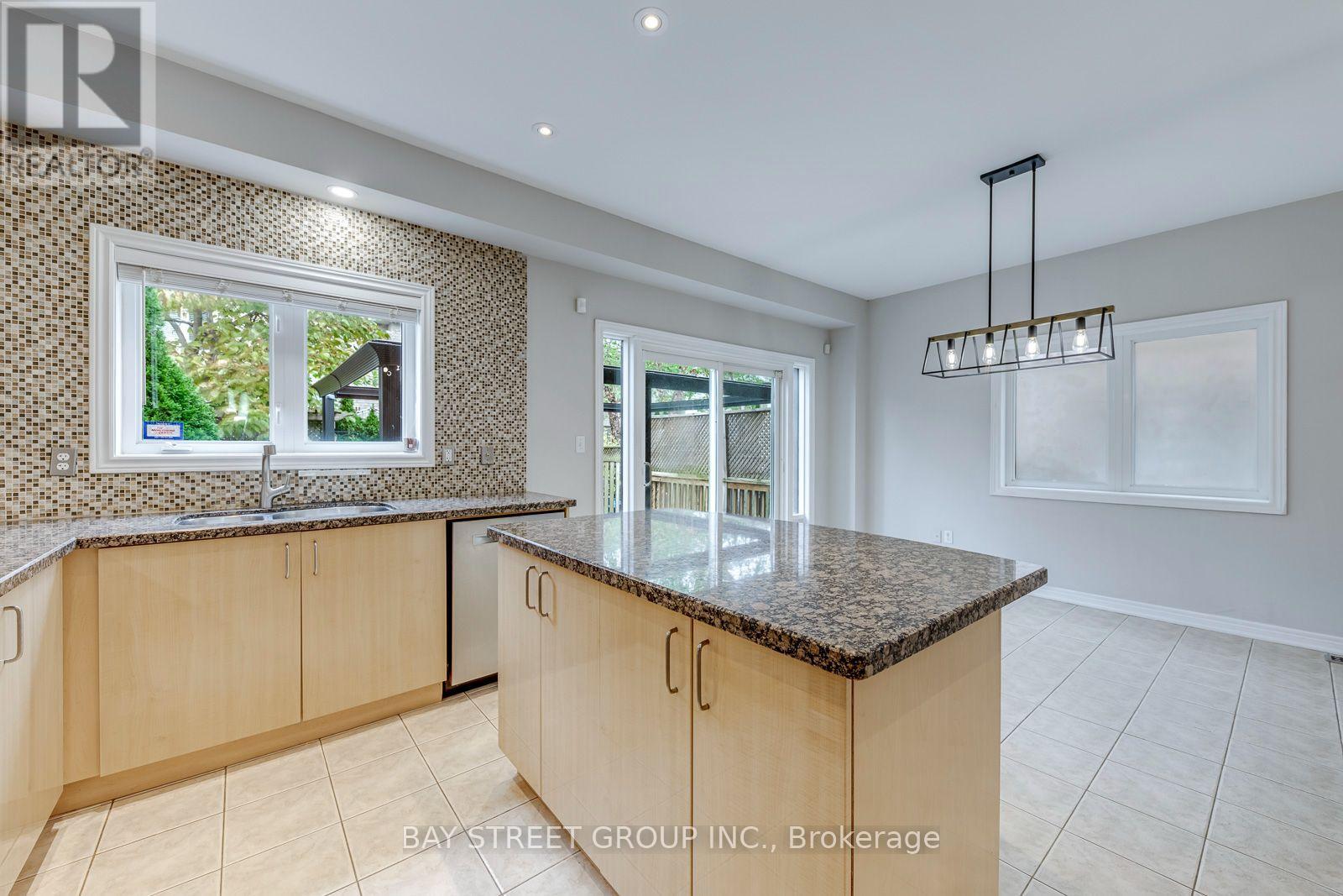 2455 Felhaber Crescent, Oakville, ON photo 22