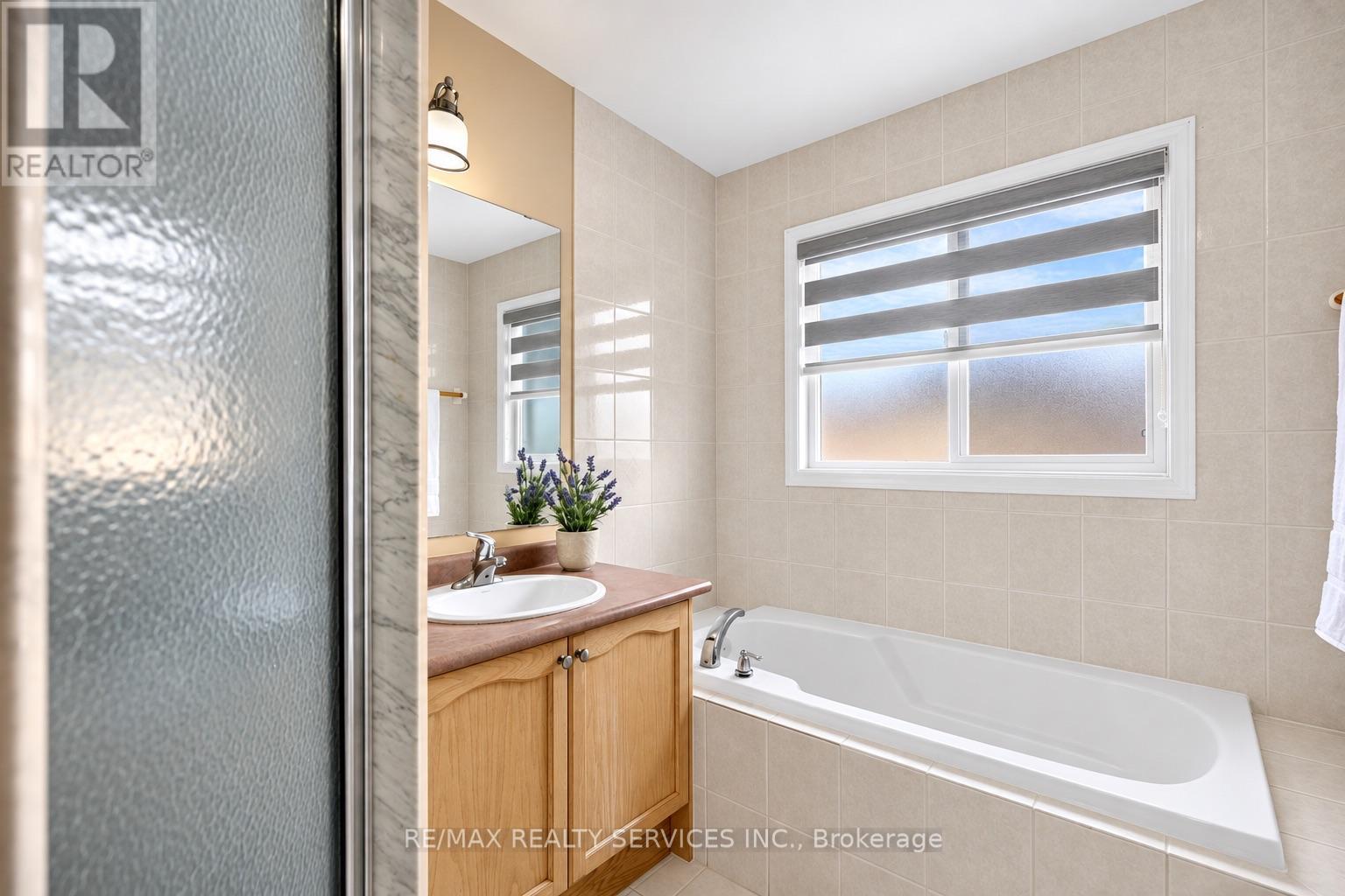 115 Passfield Trail, Brampton, ON photo 36