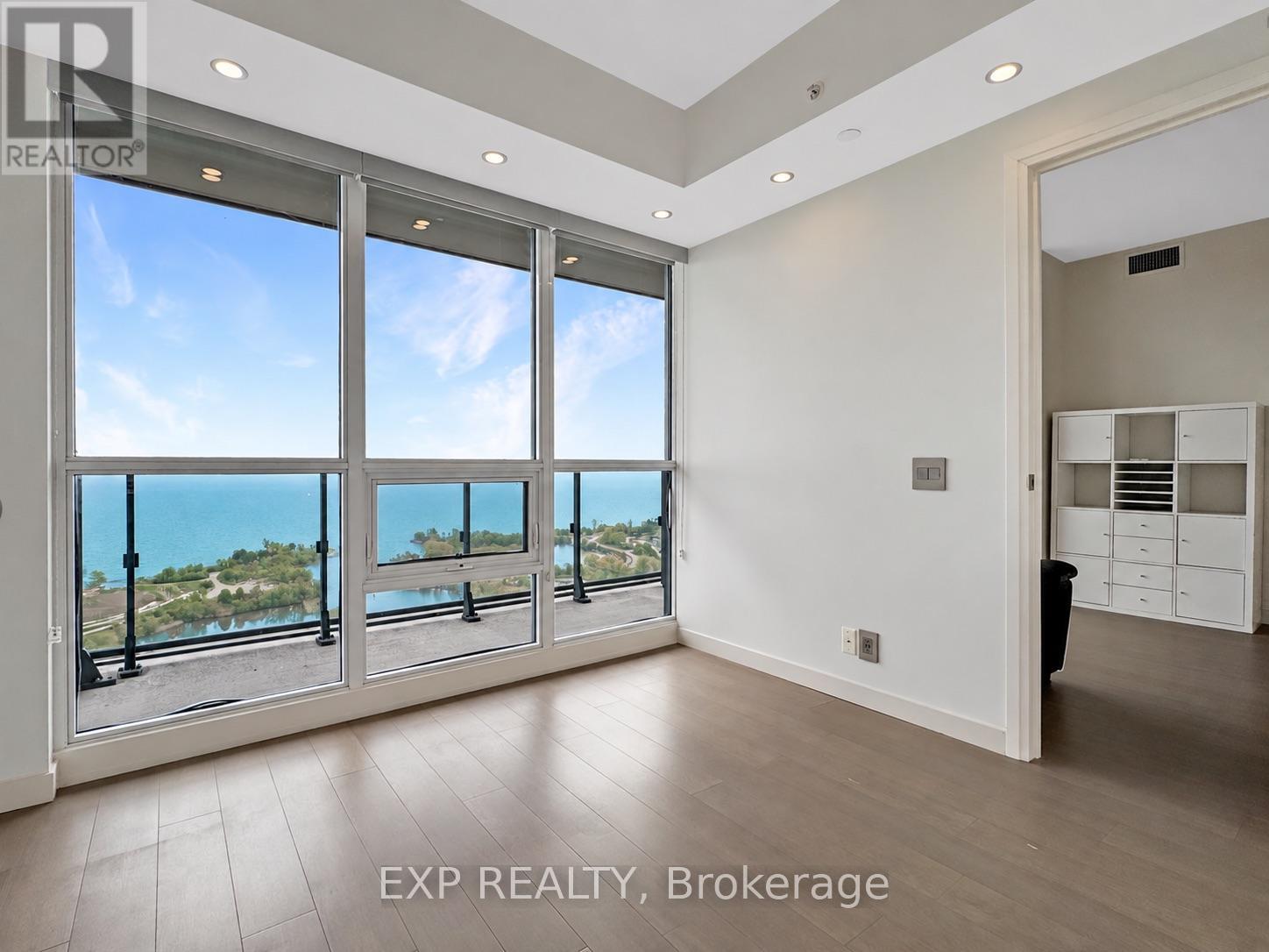 2200 Lakeshore Boulevard West — photo 14