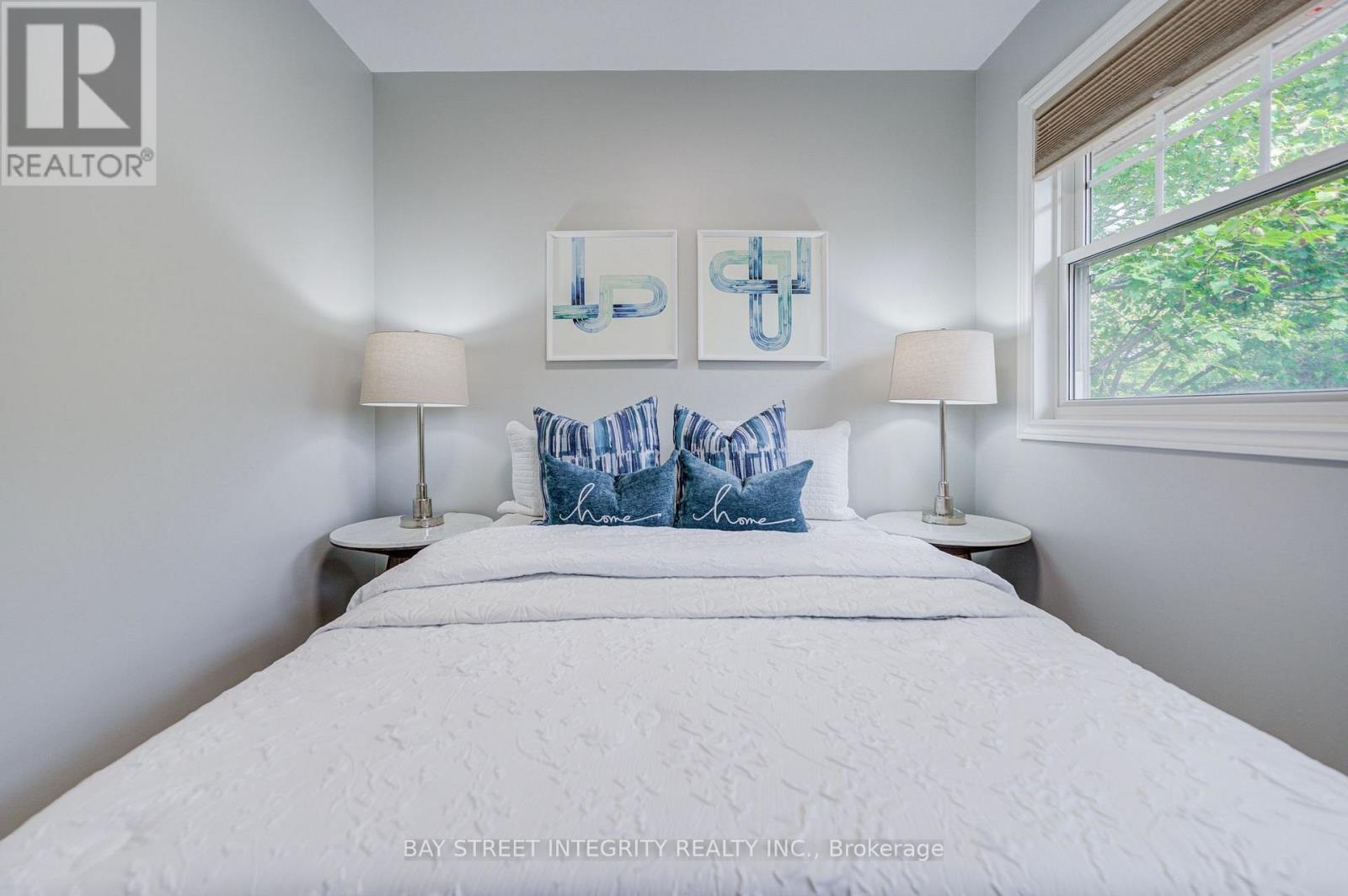 1341 OLD ENGLISH LANE - 33