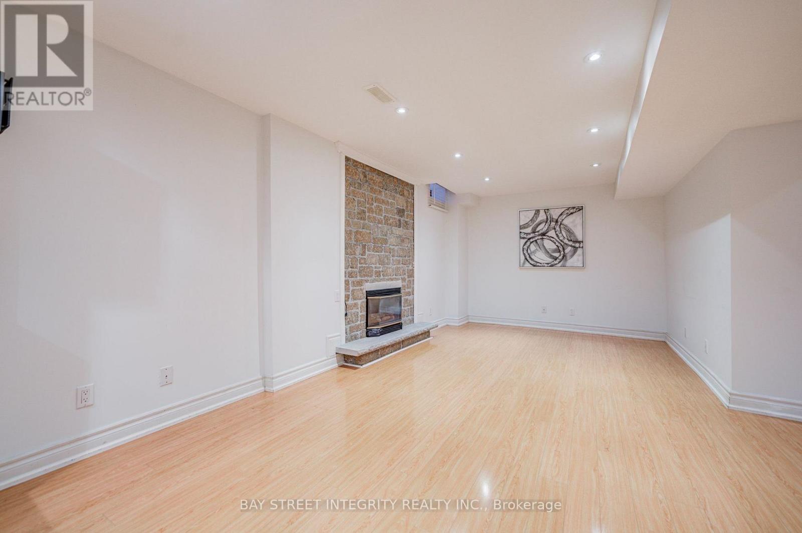 1341 OLD ENGLISH LANE - 41