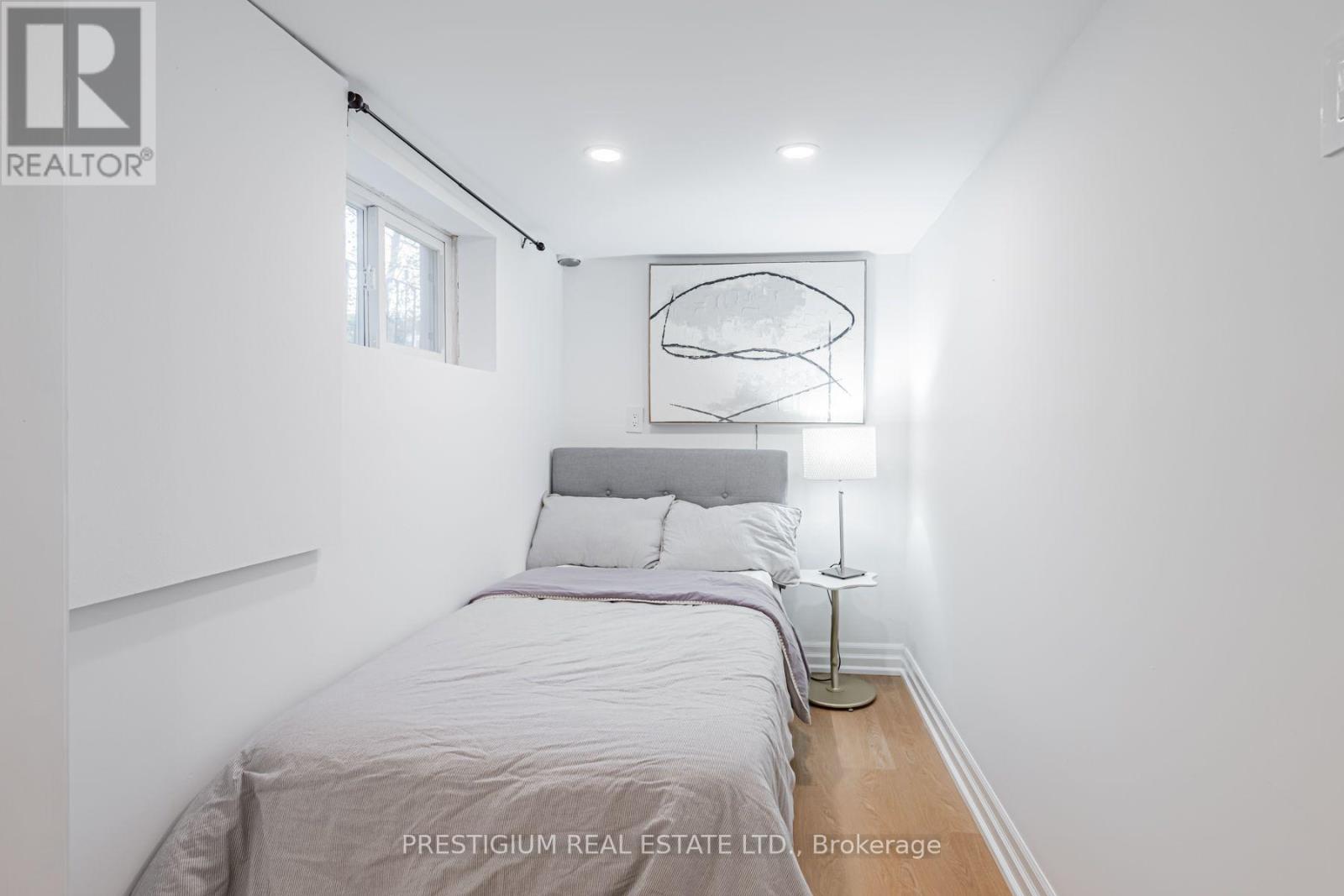 532 Merton Street — photo 28