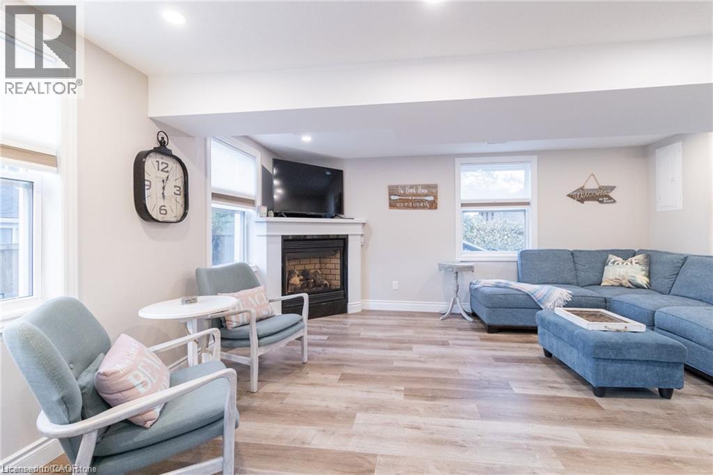 11 DIETRICH Crescent, Grand Bend — photo 10