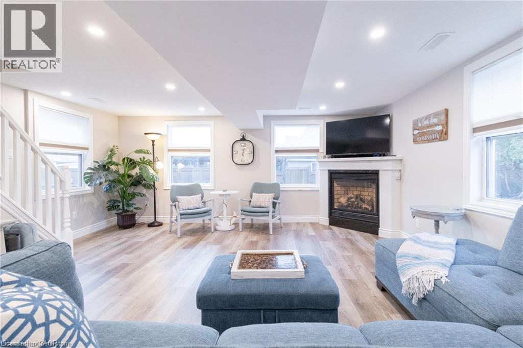 11 DIETRICH Crescent, Grand Bend — photo 9
