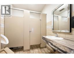 320 South Service Road E, Swift Current, SK S9H3T6 Photo 11