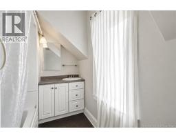 117 Elmwood Drive, photo 17