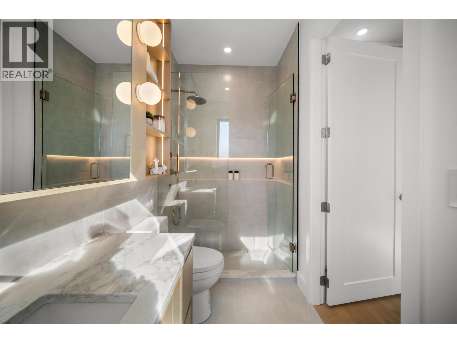 Photo of 411 W 19TH AVENUE 19