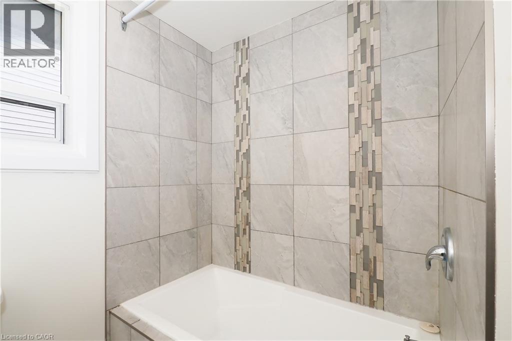 207 Sheldon Avenue North — photo 33