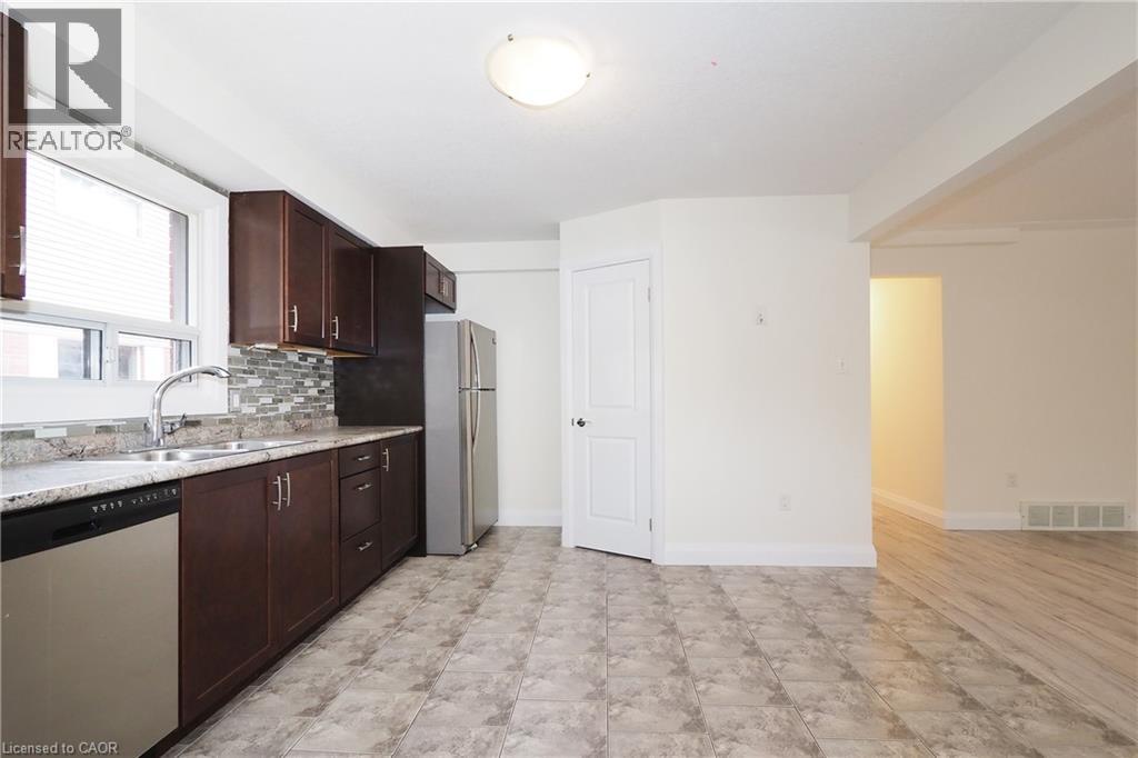 207 SHELDON Avenue N - 13