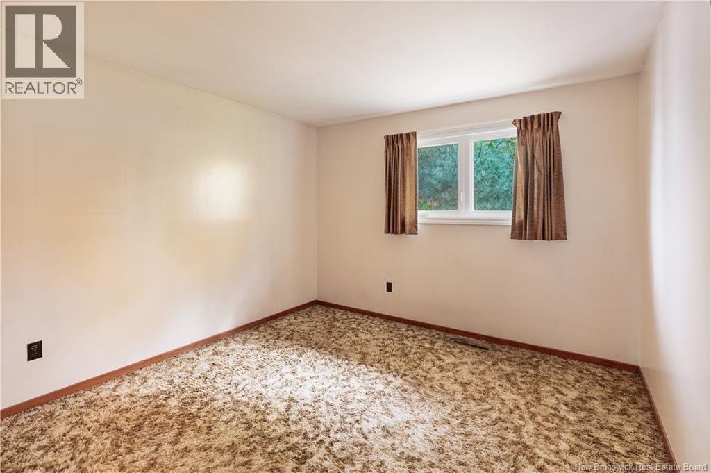 27 Brewster Street - 16