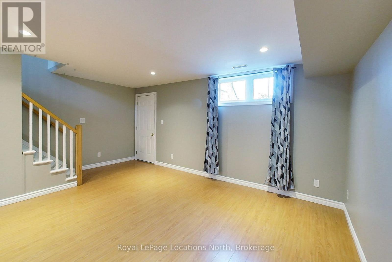 #4 24 ALBERY COURT - 32