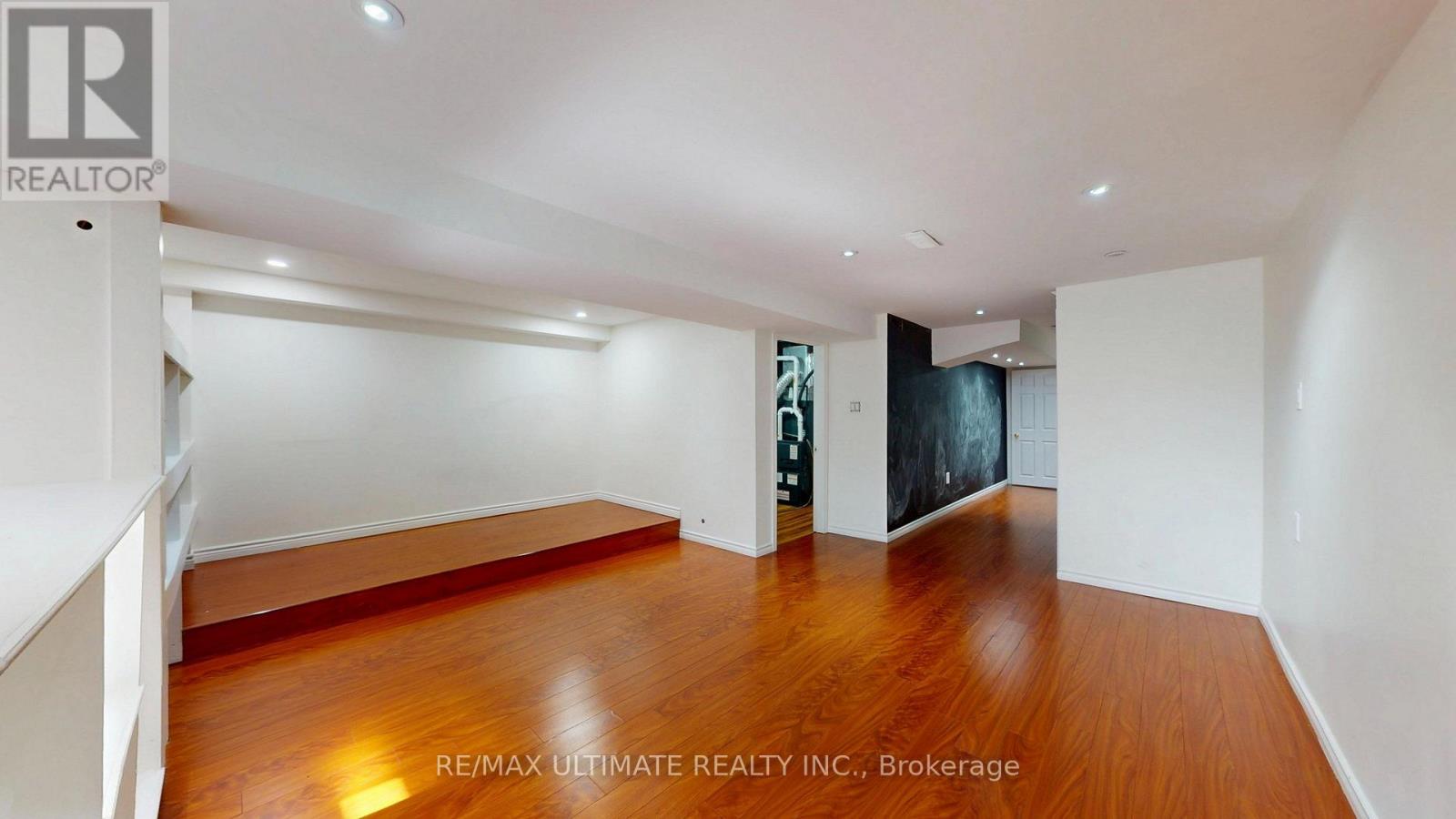 131 Foxchase Avenue — photo 24