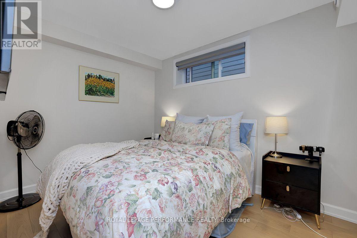 D - 415 Tweedsmuir Avenue