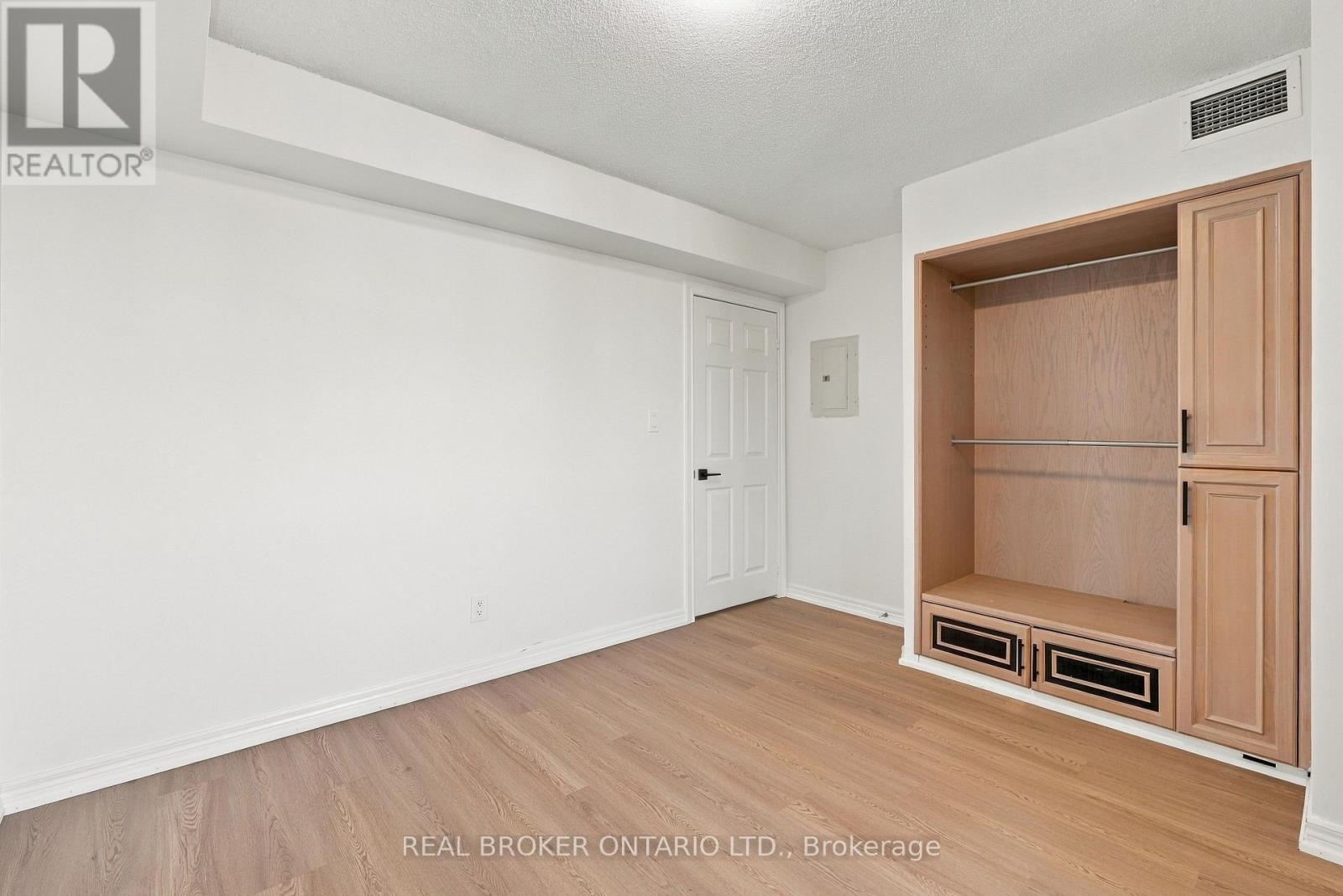 1700 Eglinton Avenue East — photo 22