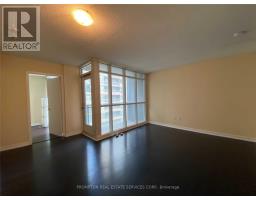 731 - 15 Iceboat Terrace, Toronto, ON M5V4A5 Photo 11