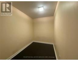 731 - 15 Iceboat Terrace, Toronto, ON M5V4A5 Photo 15