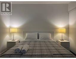 731 - 15 Iceboat Terrace, Toronto, ON M5V4A5 Photo 9
