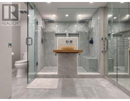 812 - 550 Queens Quay W, Toronto, ON M5V3M8 Photo 8