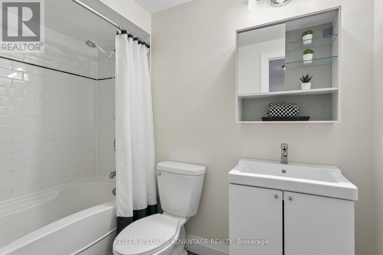 33 SANDSTONE LANE - 22