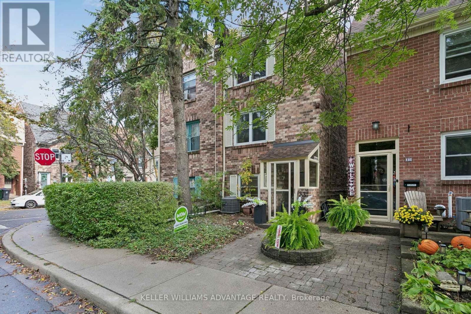 33 Sandstone Lane — photo 3