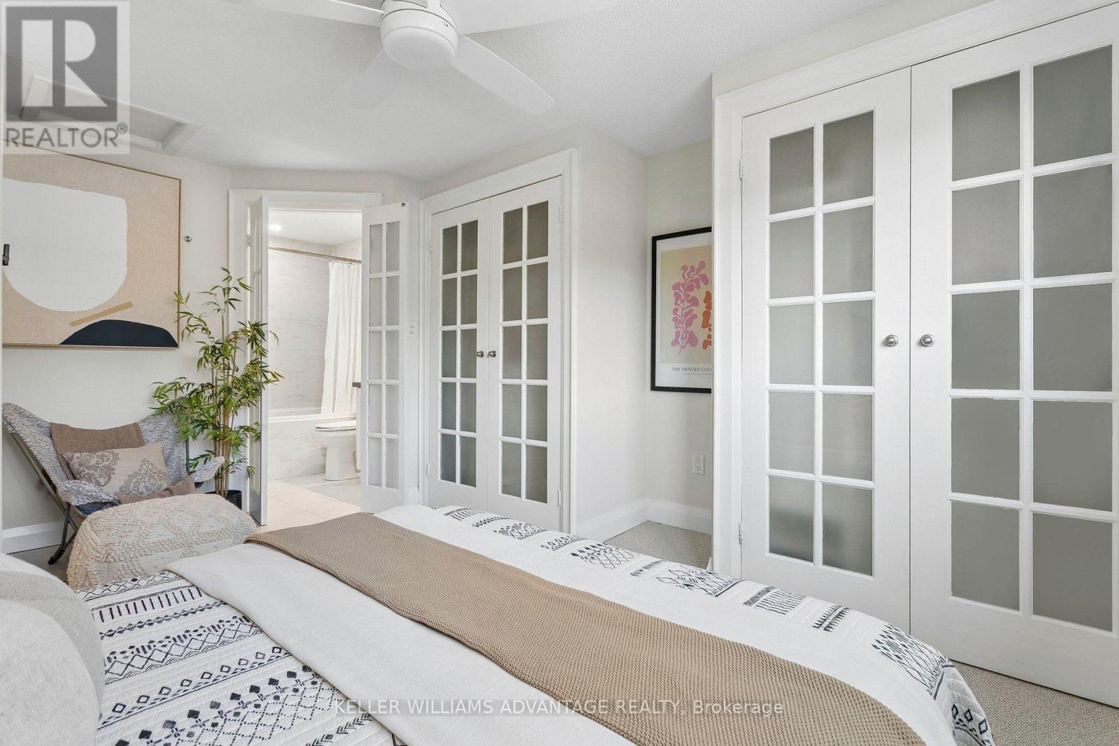 33 SANDSTONE LANE - 35