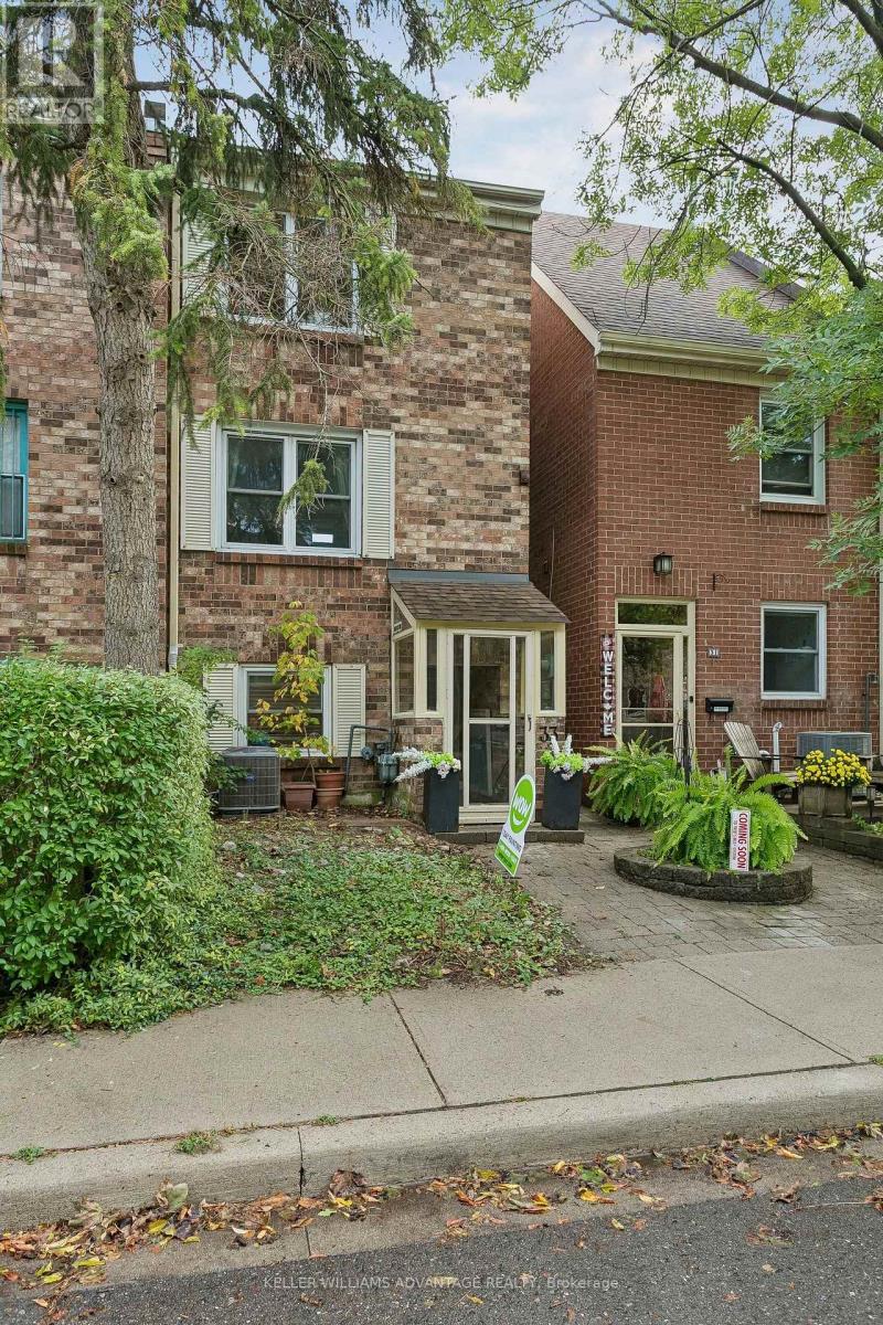 33 SANDSTONE LANE - 41