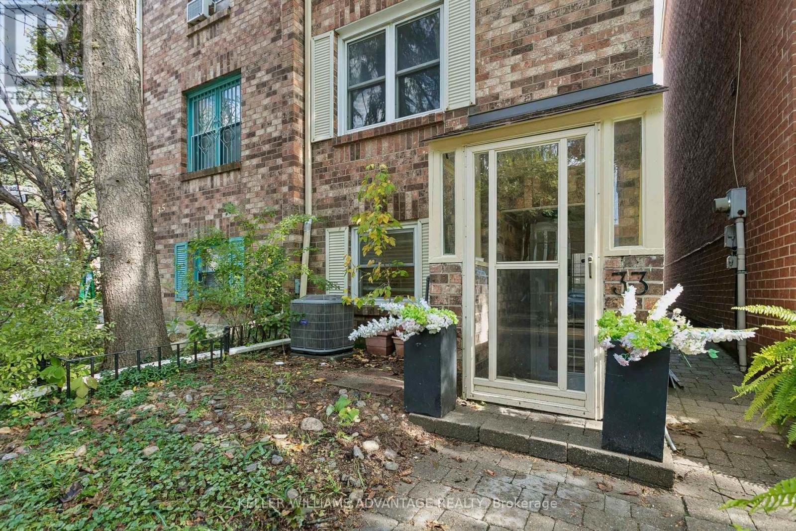 33 SANDSTONE LANE - 44