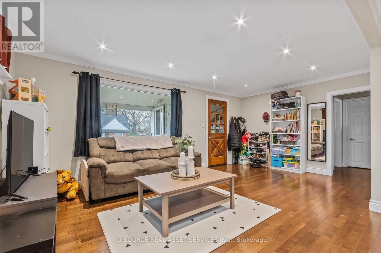 Main Fl- 1015 King Street, Whitby, ON photo 7