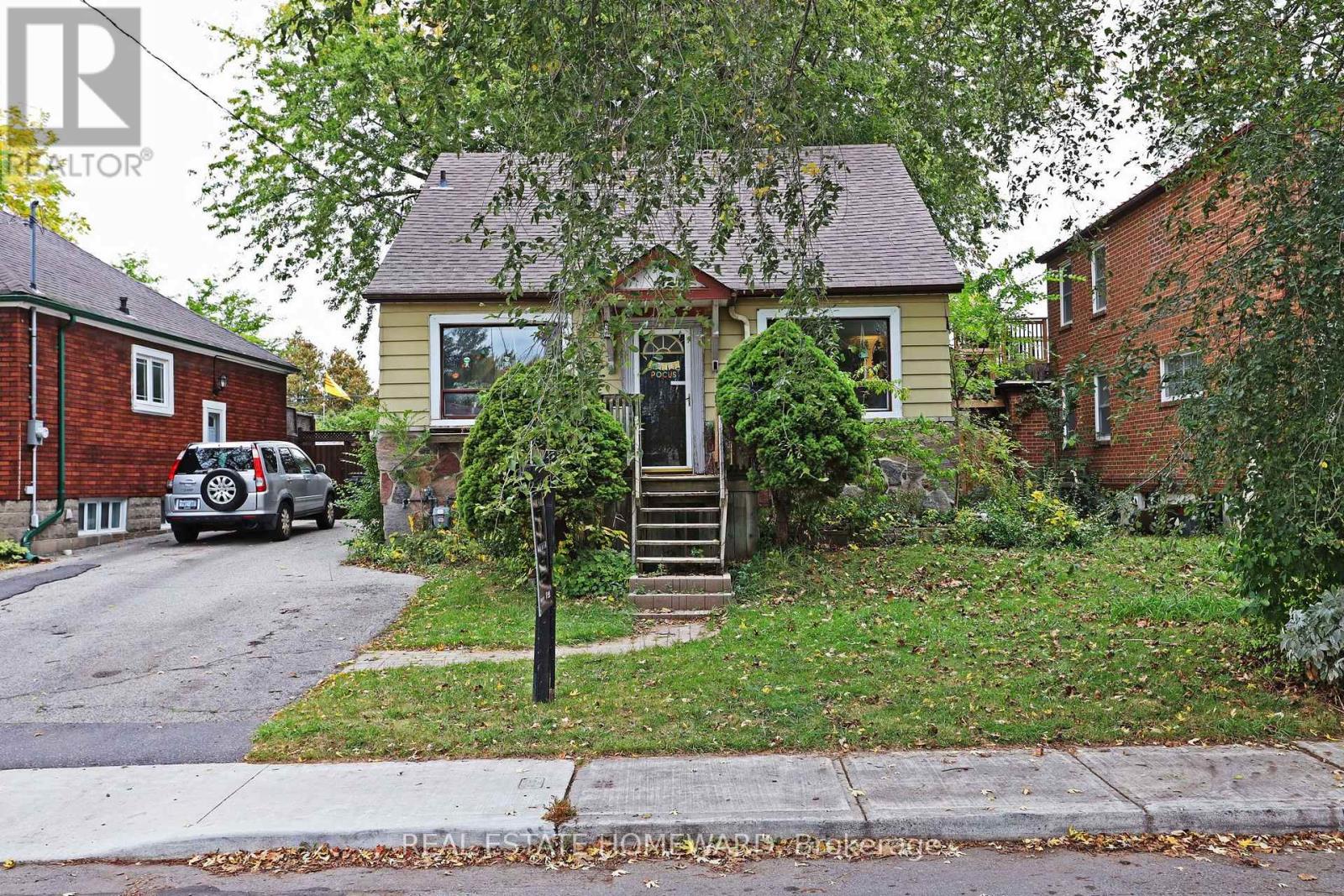 22 Haddon Avenue, Toronto, ON photo 1