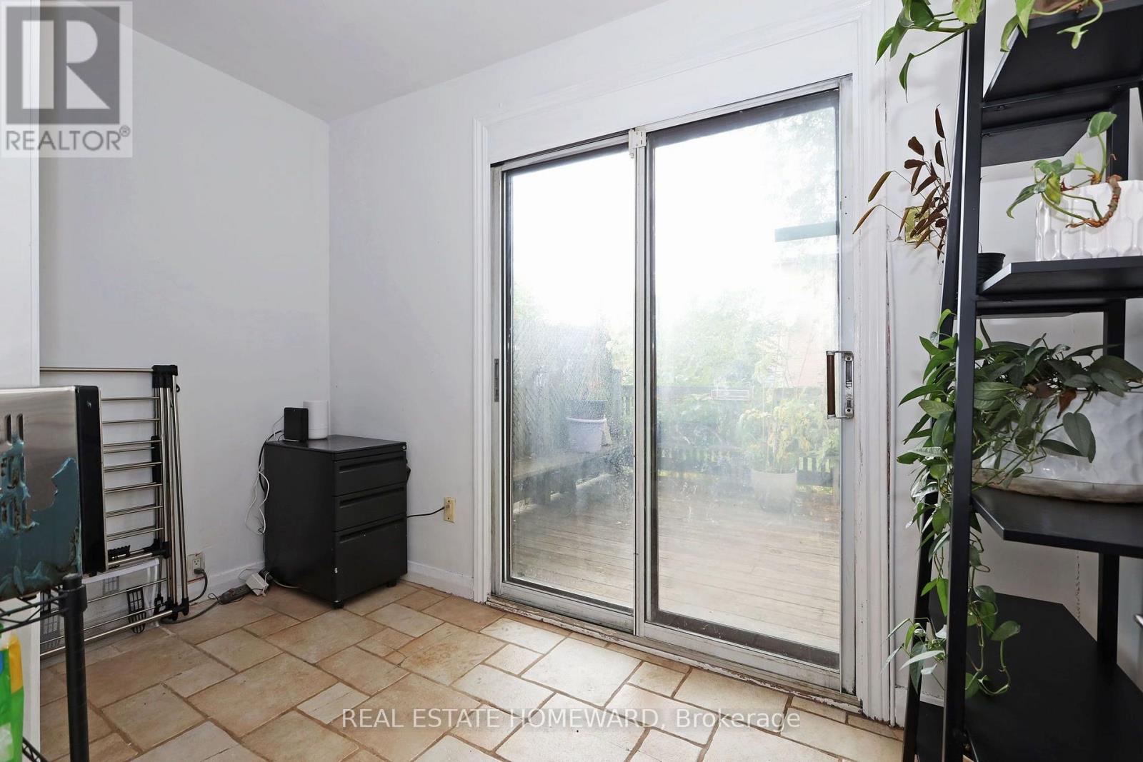 22 Haddon Avenue, Toronto, ON photo 12