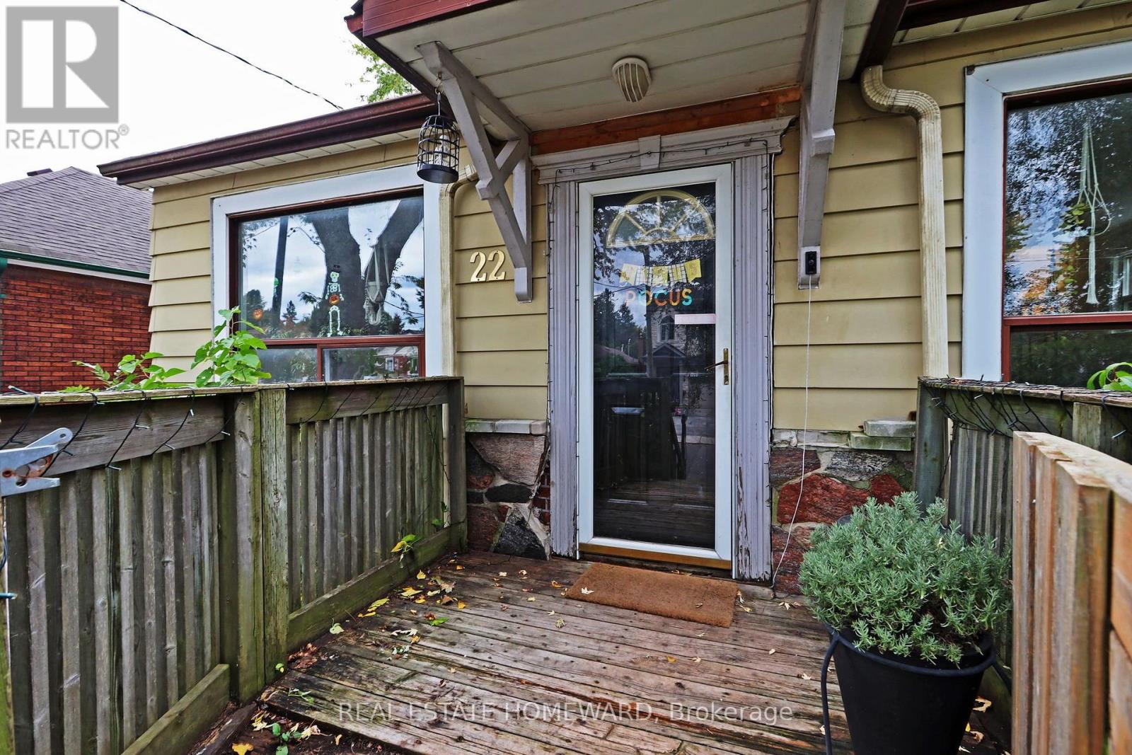 22 Haddon Avenue, Toronto, ON photo 3